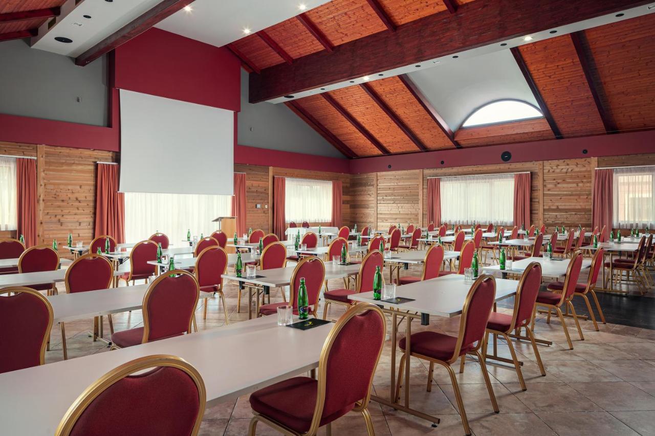 Golf & Spa Kuneticka Hora Dritec Bagian luar foto