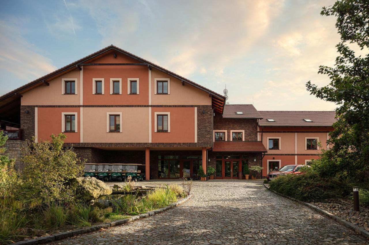 Golf & Spa Kuneticka Hora Dritec Bagian luar foto